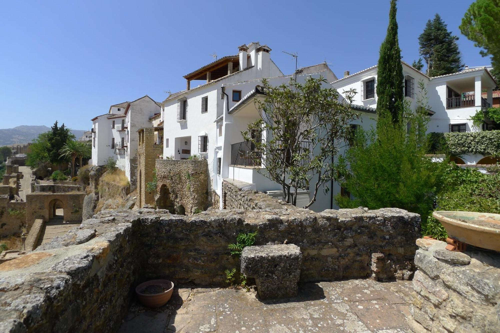 Salvatierra Bed & Breakfast *
